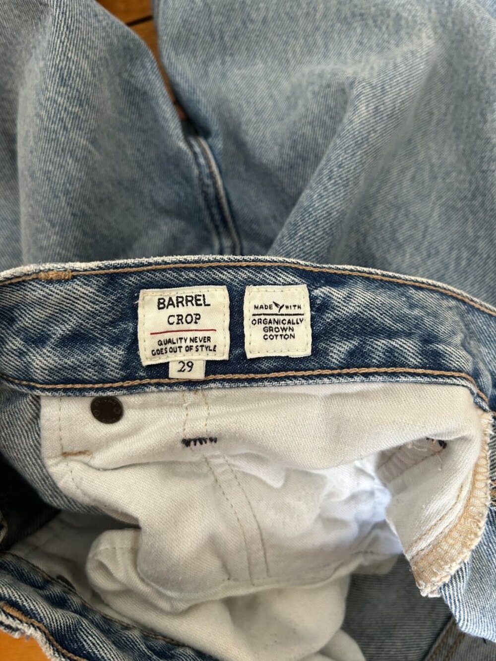 Levi's Black Label Barrel Crop Denim, Size 29, 100% Organic Cotton - Picture 3 of 9